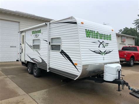 Campers for sale sioux falls. The only difference between a Fifth Wheel Toy Hauler and a regular Toy Hauler is how the unit is towed. With a Fifth Wheel Toy Hauler, you are required to have a pickup truck to be able to successfully tow the unit. The hitch of a Fifth Wheel Toy Hauler will be hooked up in the bed of a pickup truck so the trailer stays put while in motion. 