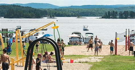 Camping Jonquière En nature à deux pas de la ville