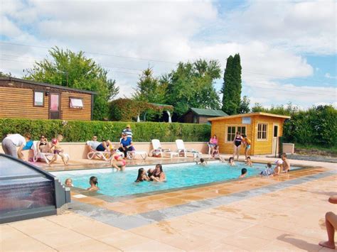 Camping LE PONT ROUGE ET LES VIGNES - Chipilly Camping Direct