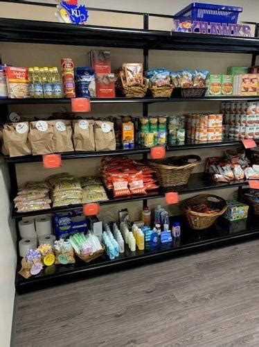 Campus cupboard ku. Description. The Campus Cupboard is creating take-home bags of food for those who may be experiencing food insecurity during spring break. Due to the COVID-19 pandemic and … 