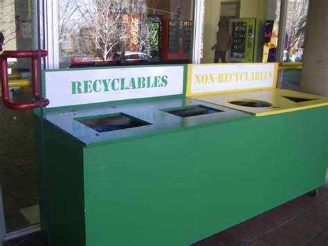 Campus recycling. 3. Standardize recycling bins and labelling. To encourage everyone on campus to recycle, you should aim for consistency by using the same bins, labels, and graphics across your whole campus. This also helps students and staff make the right choice when deciding which bin to put their waste in. 4. 