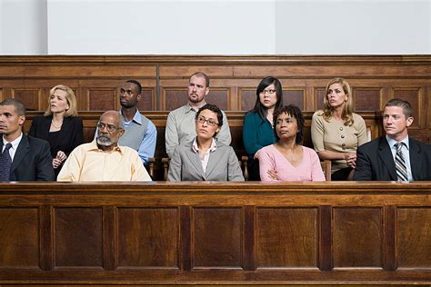 Can I be arrested for not showing up for jury duty in Illinois?