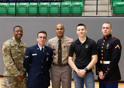 Can JROTC instructors have beards