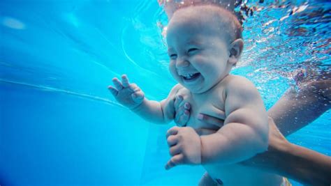 Can Newborn Babies Swim Naturally? – Metro Swim