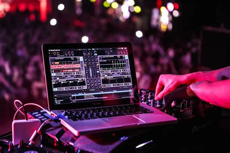 Can You DJ Without A Laptop? (Check Out These Options) - Spi…