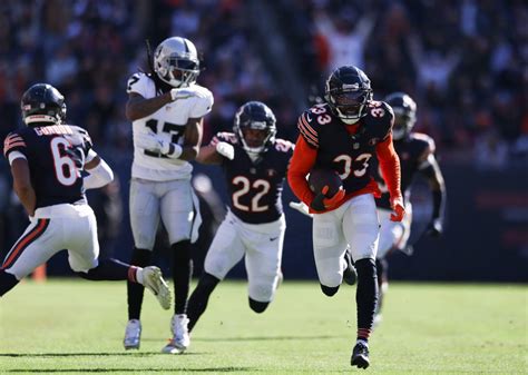 Can an improving Chicago Bears defense provide an emphatic finish to the season? 12 numbers and nuggets for Week 16.
