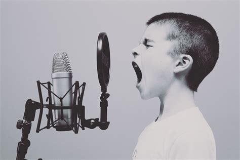 Can anyone learn to sing. Can you teach yourself to sing? A lot of aspiring vocalists have wondered if they can teach themselves to sing. And guess what? The answer is an emphatic yes! No prior … 