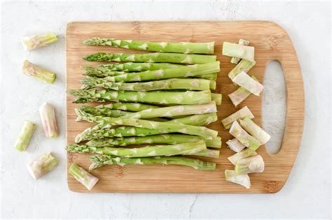 Can i freeze asparagus. Freezing Asparagus. Preparation – Select young tender spears. Wash thoroughly and sort into sizes. Trim stalks by removing scales with a sharp knife. Cut into even lengths to fit containers. Water blanch small spears 2 minutes, medium spears 3 minutes and large spears 4 minutes. Cool promptly, drain and package, leaving no headspace. 