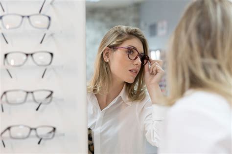 The 2 for $79.95 advertised offer includes single vision uncoated plastic (CR39) lenses, frames from our $69.95 price selection and a free eye exam.*Your exam is free as part of this deal, even if you choose more expensive frames or lenses.. Can i use vsp at america