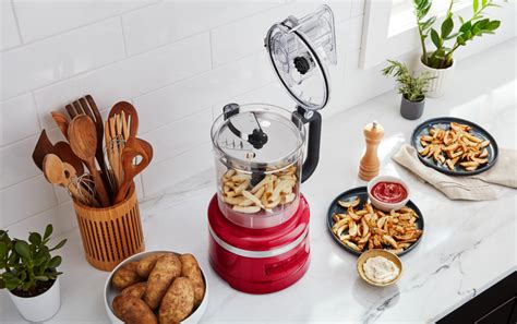 Can you use a food processor to slice potatoes?