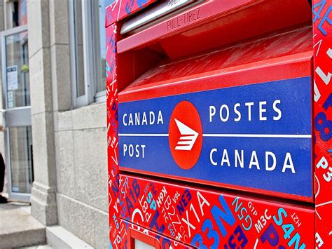 Canada Post breaking law by gathering info from envelopes, parcels: privacy watchdog
