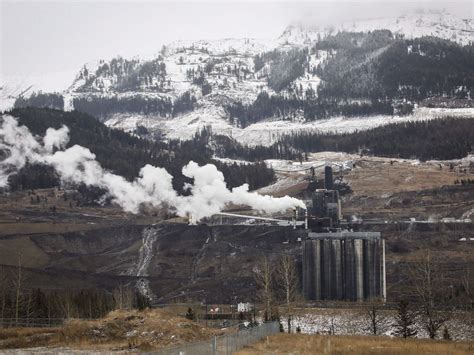 Canada facing fresh U.S. pressure to agree to review cross-border mining toxins