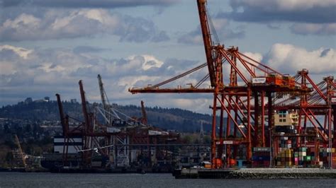 Canadian Chamber of Commerce wants B.C. port strike averted, cites economic impact