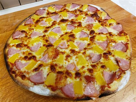 Canadian bacon pizza. FRESCHETTA Canadian Style Bacon & Pineapple frozen pizza is premium pizza perfection. Bake our frozen pizza in the oven at 400°F for 20-24 minutes and let the enticing aromas fill your home. Our thoughtfully crafted frozen pizza is artfully created so that you can serve wine night snacks or game-day party food that meet the standards of even ... 