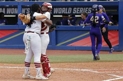 Canady’s 1-hitter leads Stanford past Washington, into Women’s College World Series semifinals