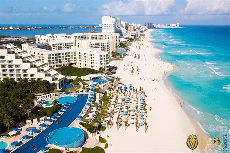 Cancun in august. 27.1. 80.8. In Cancún (Caribbean Sea), a water temperature of about 27.60°C | 81.68°F is achieved in the annual average. The lowest water temperatures per month are reached in February at around 25.90°C | 78.62°F. The average highest water temperatures are around 29.20°C | 84.56°F and are measured during August. 