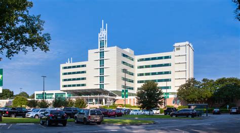 Candler hospital savannah georgia. A hospital's colon cancer surgery score is based on multiple data categories, including patient outcomes, volume, cancer center designation and more. Over 6,000 hospitals were evaluated and ... 