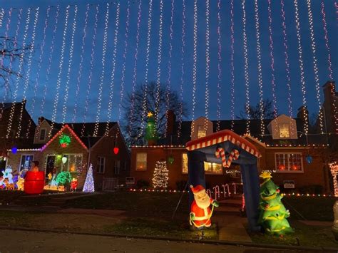 Candy Cane Lane's holiday lights return to St. Louis Hills neighborhood