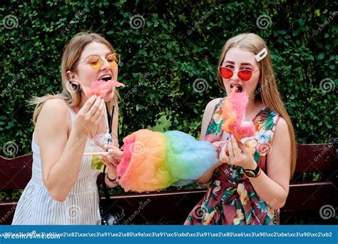 Candy lesbian girls.  &nbsp; TOPICS.  Girl Candy Films (appelé à l'origine C...