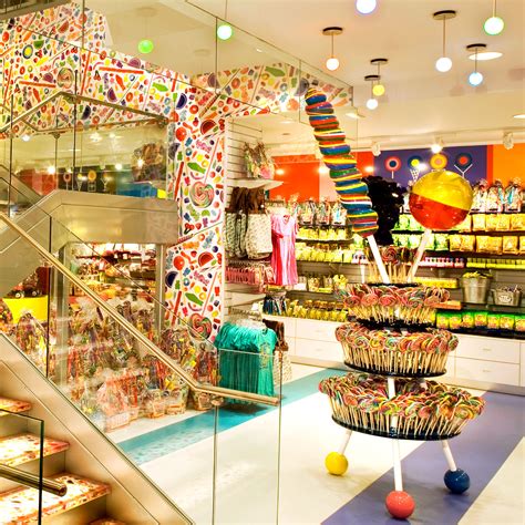 Candy shop nyc. Jun 6, 2023 ... Located downtown in Nolita, the HI-CHEW Bite-Size Candy Shop gives brand fanatics and candy-obsessed consumers the opportunity to indulge in all ... 