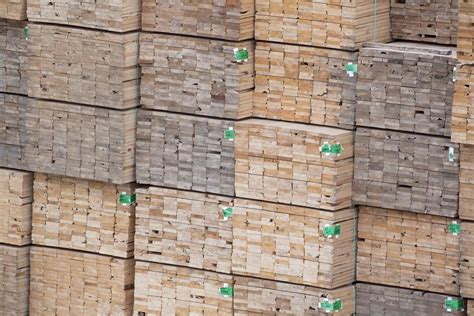 Canfor Corp. reports $43.9M loss in second quarter amid tough pulp, lumber conditions
