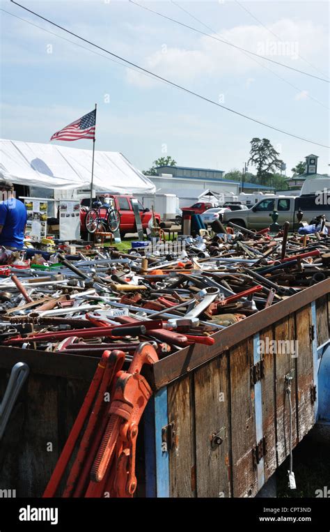Canton flea market texas. This 400-acre East Texas emporium is the world’s largest public flea market By Sarah Hepola | Photographs by Dave Shafer Albert Haws has been selling at Canton so long … 