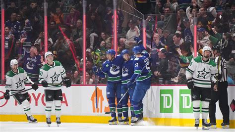 Canucks beat West-leading Stars 5-2 for 5th straight win