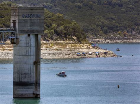 Canyon Lake drops to lowest level on record as drought persists