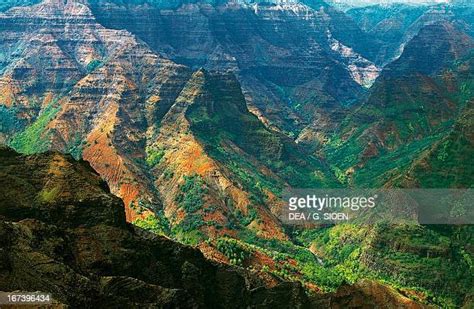 Canyon Waimea Photos and Premium High Res Pictures - Getty …