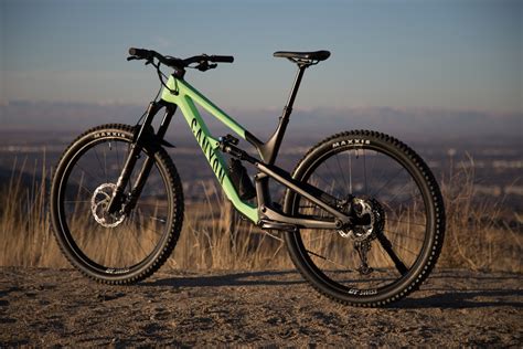 Canyon bicycle. Canyon Spectral 125 CF Neues Carbon Trail Bike mit Spaßgarantie satte Kontrolle agiles Handling spielerische Leichtigkeit! 