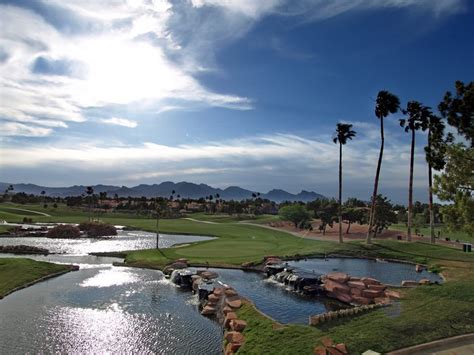 Canyon gate country club. Canyon Gate Country Club is a Las Vegas must. The Ted Robinson golf course was designed and shaped to please any golfer’s eyes. Tranquil lagoons, beautiful waterfalls, strategic sand bunkers and mature landscaping break up the 160 acres of lush fairways. 