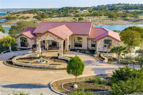 Canyon lake texas real estate. Gabriel Romero is the Texas Hill Country reporter for MySA, covering the I-35 corridor growth, a certain Beaver-branded gas station, huge Texas sports news, and … 