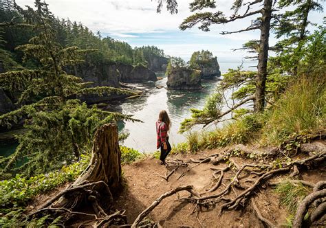 Cape flattery trail. Dec 7, 2023 · Cape Flattery Trail: Things to Know. Before your visit, stop in Neah Bay to pick up a Makah Recreation Permit for $20. Or, you can buy one online. This pass is good for the calendar year. We bought our permit from Cape Resort, where we stayed in our RV. Cape Flattery Trail . Hike length: 1.2 miles roundtrip; Elevation gain: 229 feet; Difficulty ... 