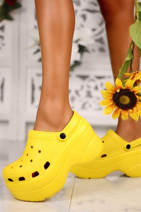 Cape robbin platform clogs. Born in the funky streets of Los Angeles, Cape Robbin creates the boldest, most fashion-forward shoes and accessories. We serve classy, trendy, and high-quality styles that separate the fiercest fashionistas from the crowd. 