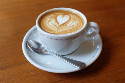 Kopi Cappuccino adalah minuman khas Italia yang terdiri dari 1/3 espresso, 1/3 susu steamed, dan 1/3 buih susu. Pada dasarnya, minuman ini adalah campuran dari espresso dan susu seperti minuman-minuman berbasis espresso lainnya. Sepintas, sajian cappuccino hampir tampak serupa dengan minuman latte.. 