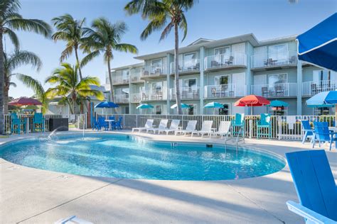 At Capt Hiram’s, we believe vacationing should be the easiest thing you ever do. A collection of 86 guest rooms and suites with romantic river views, live mu...