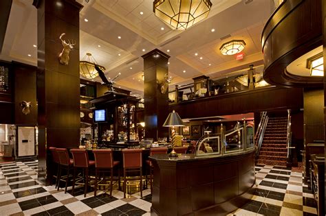 Captial grill. The Capital Grille is a fine dining restaurant and steakhouse that offers a variety of menus for lunch, dinner, dessert and wine. Whether you want to enjoy a classic steak, a fresh … 