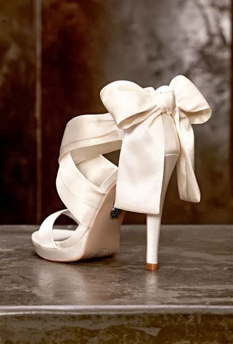 Captivate with Timeless Elegance: Bow Shoes in Black