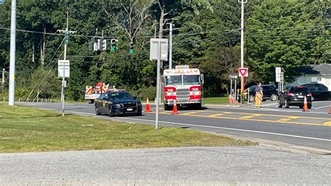 Car accident closes down Route 7 in Pittstown