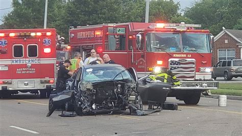 Car crash memphis. MEMPHIS, Tenn. - A two-vehicle crash slowed down traffic Wednesday afternoon on southbound Interstate 55, police said. A flipped car was reported just before 2:30 p.m. on the interstate north of ... 