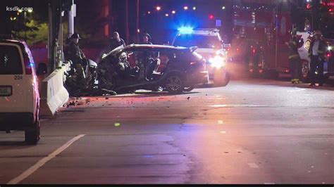 Car crash traps driver in south St. Louis