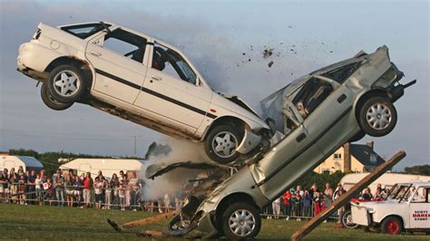 Car crashes videos. Top 10 Most Expensive Car Crash Test Of All Time-----For most car manufacturers, a crash test often means sending about a dozen cars to a cr... 