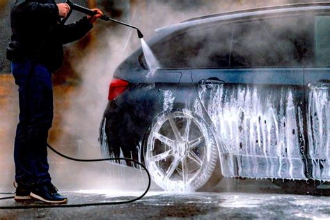 Car wash. Apr 29, 2021 · 6. Washing Your Car. Now to the most obvious part of your do-it-yourself adventure to cleanliness: washing the body of your car. This removes loose contaminants such as dust, dirt and mud. Rinse ... 