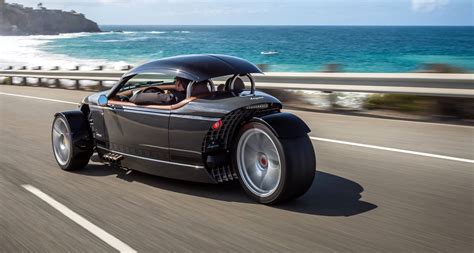 Car with three wheels. Top 10 Three-Wheeled Cars. 1. Vanderhall Venice Roadster. Some people consider the Vanderhall Venice Roadster to be a motorcycle, while the others see it as a car. Either way, the Venice Roadster is fun to drive with two wheels at the front end and one at the back. It is built on the monocoque aluminum chassis, and it packs a 140-hp ... 