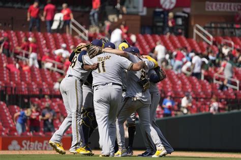 Caratini, Perkins homer in Brewers 6-0 victory over the Cardinals