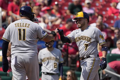 Caratini and Perkins homer in the Brewers’ 6-0 victory over the Cardinals