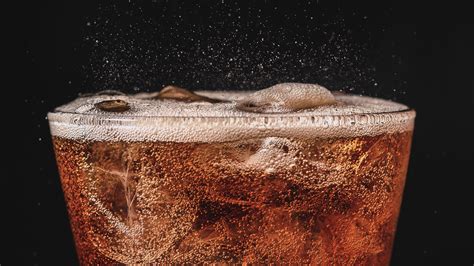 Carbonation in drinks. Some studies have seen artificially-sweetened beverages assist with weight loss and maintenance, while others have shown that artificial sweeteners can actually trigger sugar cravings, often resulting in weight gain. ... Carbonation. Soft drinks are carbonated because of the active ingredient CO2. When CO2 is forced at high pressures into water ... 