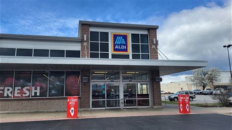  ALDI Carbondale, Jackson County, IL. Today, ALDI operates 4 stores near Carbondale, Jackson County, Illinois. This page will supply you with a list of ALDI branches in the area. . 