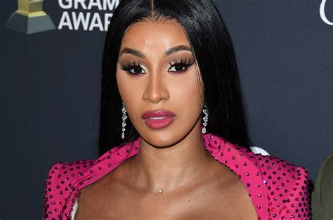 Cardi. To make Cardi's dip, you'll need a countertop blender and these ingredients: 1 8-ounce block of cream cheese, 1 1/2 cups of sour cream, 1 avocado, 1 10-ounce can of pickled jalapeños, the juice ... 