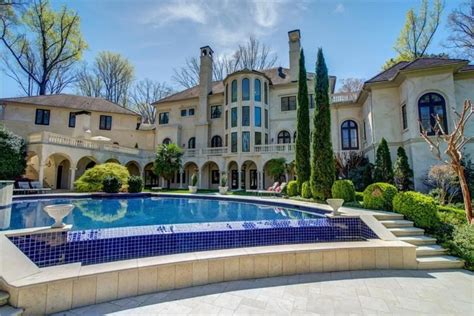 With five bedrooms and ELEVEN bathrooms, Cardi and Offset's new 22,000 square-foot house sits on 6 acres. Other features include an 1,800 bottle wine cellar, infinity pool, marble EVERYTHING and .... 